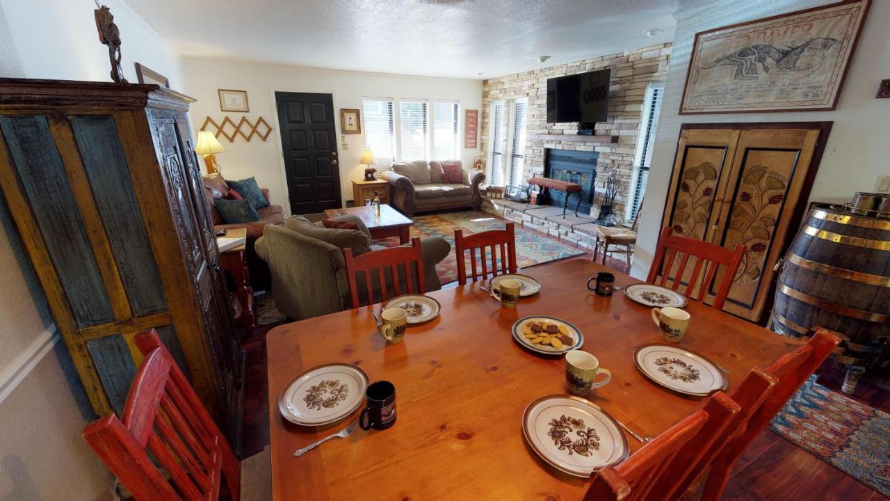 Claim Jumper 8 Townhouse With High Speed Wifi Apartment Red River Exterior photo